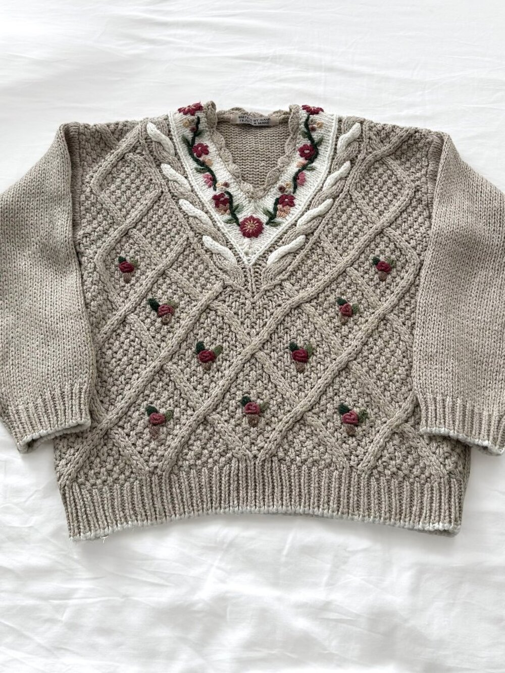 Vintage 80s 90s Hand Knit Sweater Cream Ivory Floral Rose Cable Knit XS S